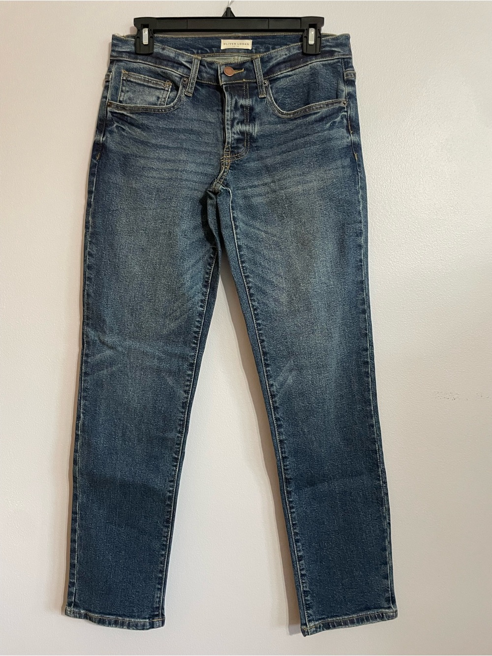 Women's Straight Leg Jeans in Dark Blue Wash